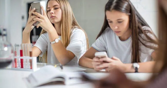 Gələcəkdəki çəkinizi müəyyən edən məktəb vərdişləri yeni araşdırma