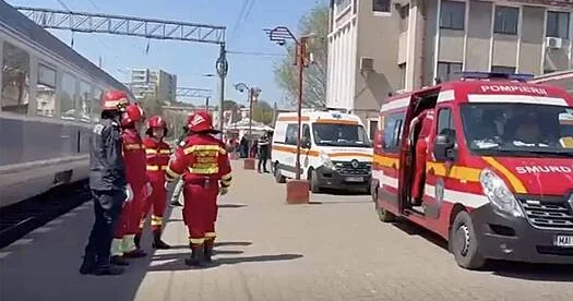 Avropa ölkəsində stansiyada qatarlar toqquşub