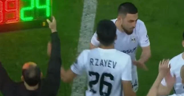 15 yaşında “Qarabağ”da rəsmi debüt etdi Video