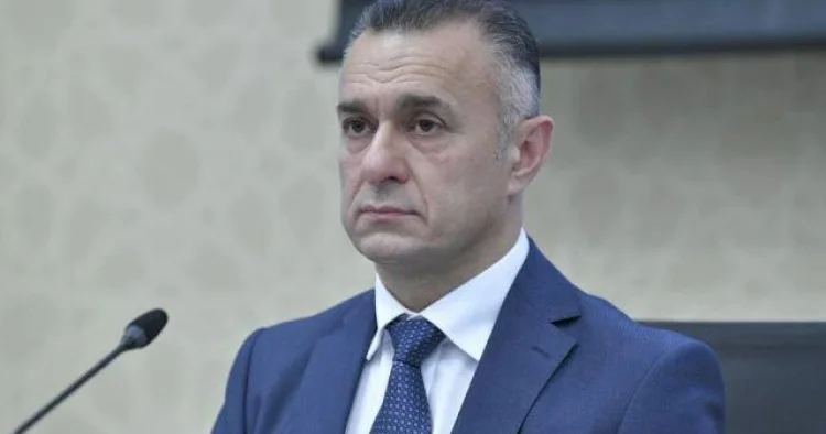 Nazir dostunun oğluna vəzifə verib təltif etdi Qalmaqal