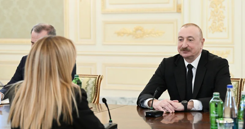 Prezident Meloni ilə geniş tərkibdə görüşdü Fotolar