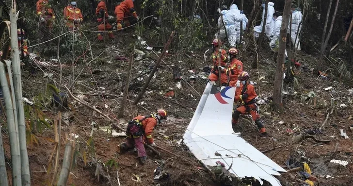 Пилот против пилота: новые данные о крушении Boeing 737 в Китае шокировали следователей