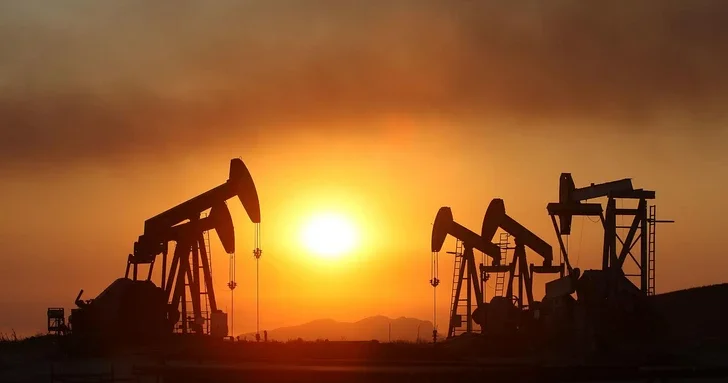 Нефть марки Brent подешевела более чем на 2%