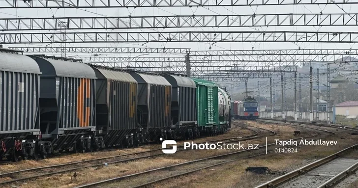 Азербайджан обеспечит транзит еще 10 вагонов с удобрениями из России в Армению