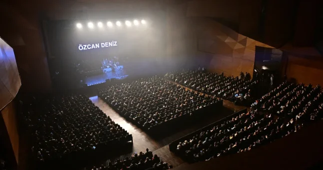 Özcan Dəniz Bakıda konsert verdi VİDEO