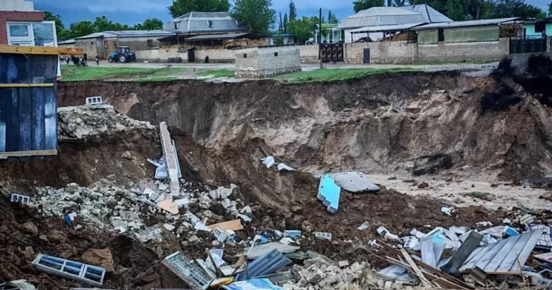 Стихия в Таджикистане: десятки поврежденных домов, есть погибший ФОТО