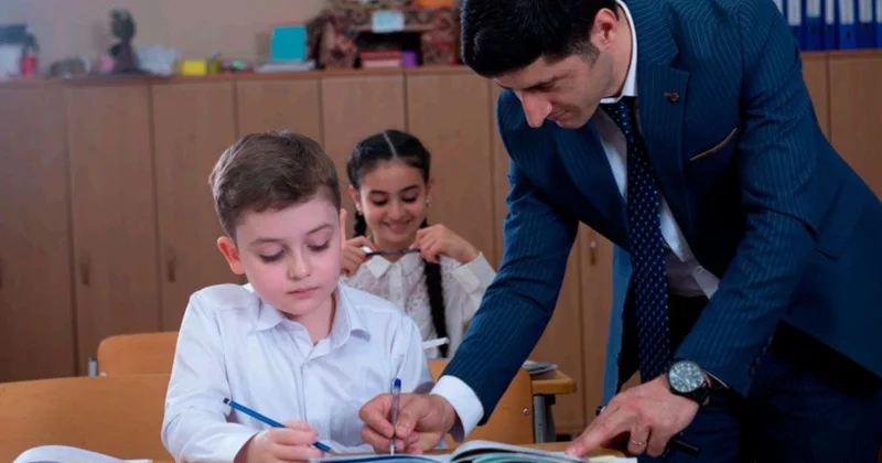 Kişi müəllimlər niyə azalır? KONKRET