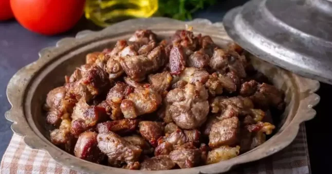 Qurban ətini kəsən kimi yemək olmaz XƏBƏRDARLIQ
