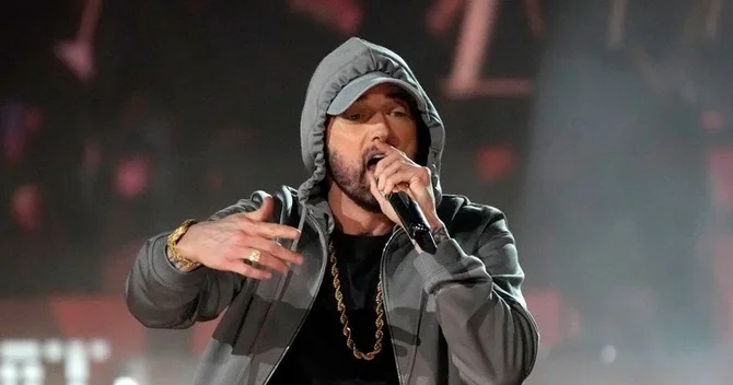 Eminem texnologiya nəhəngini məhkəməyə verdi