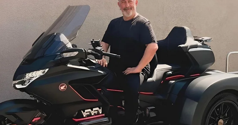 Cem Yılmaz 2.5 milyonluq motosikletini nümayiş etdirdi
