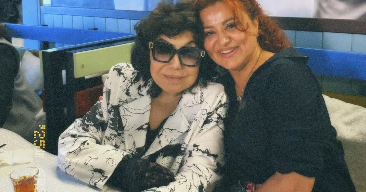Vəfa Zeynalova Flora Kərimova ilə bir arada Fotolar