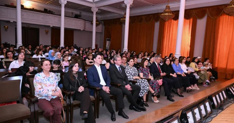 Rəşid Behbudov adına Azərbaycan Dövlət Mahnı Teatrında Uşaqların Beynəlxalq Müdafiəsi Gününə həsr olunmuş konsert keçirilib