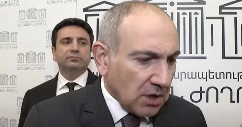 Paşinyandan keşişlərə sərt ittiham: Kilsələri murdarlayırsınız