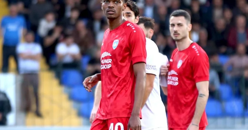 Kurban Berdiyev braziliyalı futbolçunu “sildi” GÖNDƏRİLİR