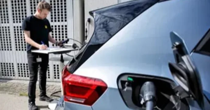 Elektromobilin batareyasını evdən dolduranda enerji itkisi artır SƏBƏB