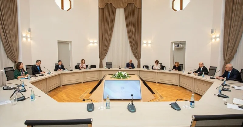 Azərbaycan ADB ilə təbii qaz layihələri üzrə əməkdaşlığı müzakirə edib FOTOLAR