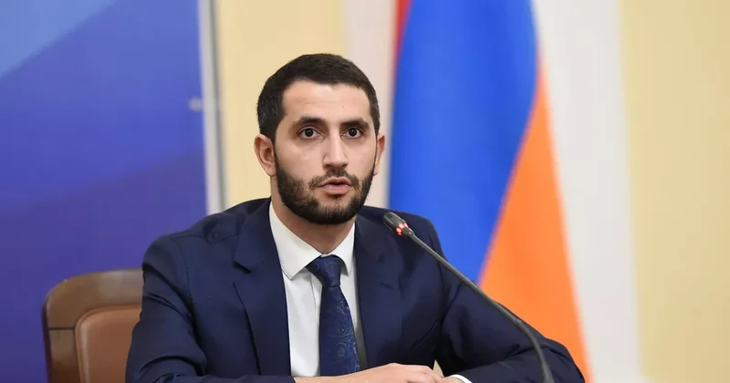 Соратник Пашиняна обвинил архиепископа Галстаняна в работе на внешние силы