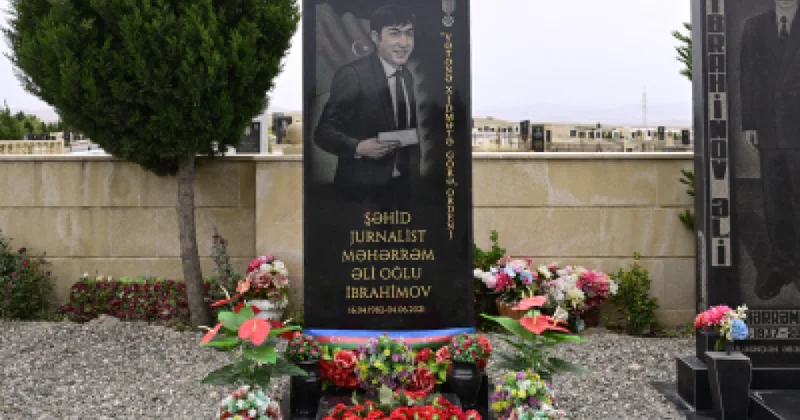 AZƏRTAC ın əməkdaşları şəhid jurnalist Məhərrəm İbrahimovun məzarını ziyarət ediblər