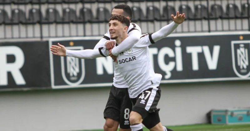 Ayxan Abbasov bu futbolçunu israrla Şamaxı da görmək istəyir