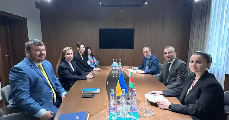 Баку и Киев обсудили туризм