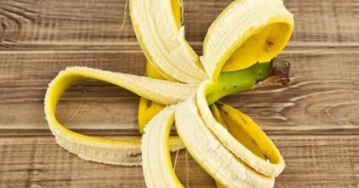 Banan qabığını atmayın: 15 fərqli üsulda istifadə edin