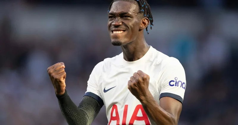 “Tottenhem”in oyunçusu “Fənər”ə keçir?