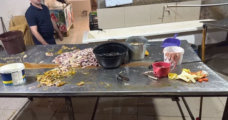 Антисанитария и тонны мяса без документов: AПБA ликвидировала незаконный птицебойный цех в Масазыре