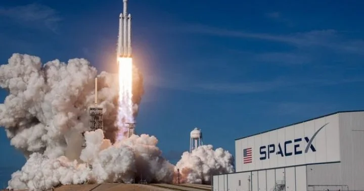SpaceX IPO üçün səhm qiymətini 135 dollar müəyyənləşdirib şirkətin dəyəri 1,77 trilyon dollar qiymətləndirilir