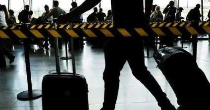 Ermənistanda seçki qabağı şok: Ölkəyə gələnlərə sərhəddə hərbi çağırış vərəqəsi verilir