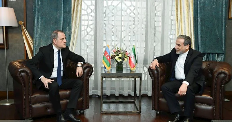 Bayramov Əraqçi ilə telefonda danışdı