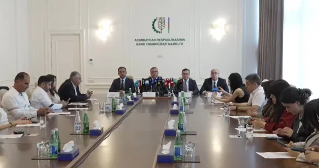 В Министерстве сельского хозяйства Азербайджана проходит пресс конференция