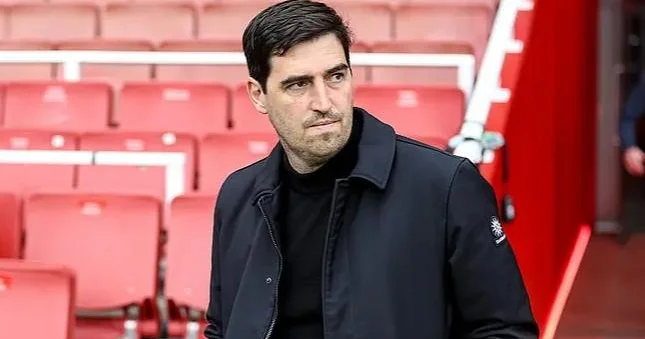 Liverpul yeni baş məşqçi ilə müqavilə bağlayıb