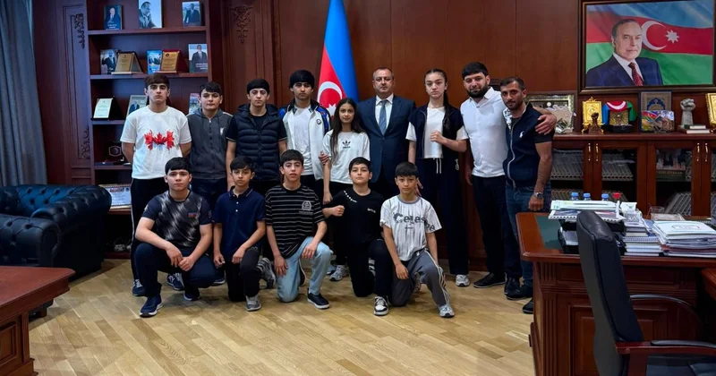 Adil Əliyev kikboksçularla bir araya gəlib FOTO