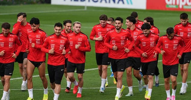 Milyonlarla türk futbol azarkeşi Türkiyənin Dünya Kuboku oyunlarını pulsuz izləyə bilməyəcək