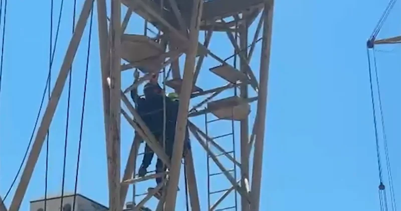 Kranda köməksiz vəziyyətdə qalan kişi xilas edildi KONKRET
