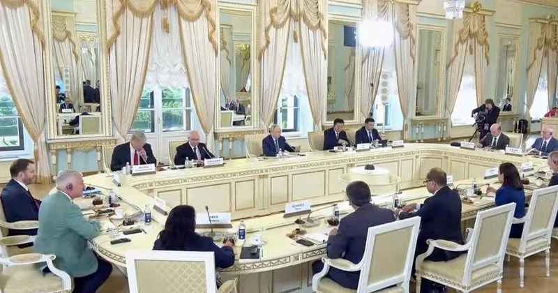 Putinin onlarla görüşü BAŞLADI