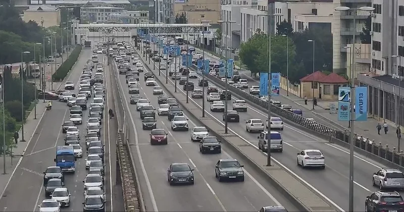 Hazırda nəqliyyat sıxlığı müşahidə olunan yollar açıqlanıb