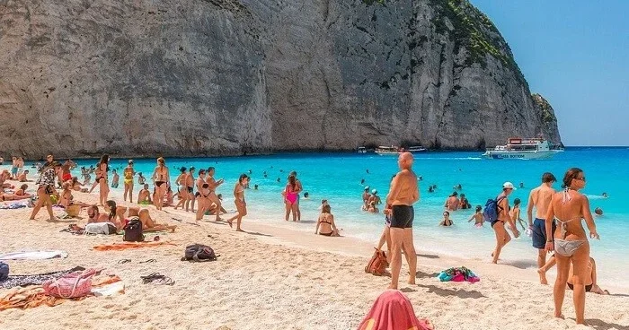 Məşhur çimərlik torpaq sürüşməsi riskinə görə bağlandı