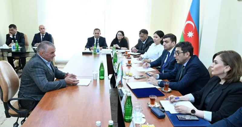 Gənclər və idman naziri Neftçala və Salyan rayon sakinlərini qəbul edib