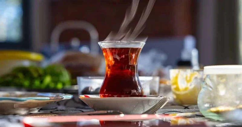 Dünyada əhalisi ən çox çay içən ölkələr açıqlandı SİYAHI