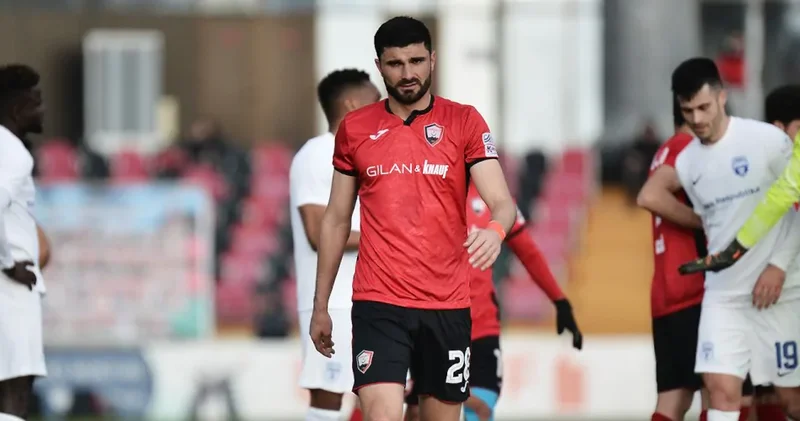 Daha bir klubumuz kapitanı göndərdi