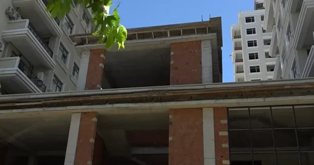Sakinlər beş ildir evsiz qaldıqlarını iddia edirlər: Bizi aldadıblar