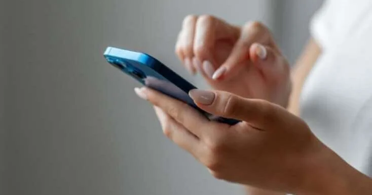 Telefonlarımız bizi dinləyirmi? Reallıq və miflər