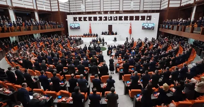 Türkiyədə 100 dən çox deputat və parlament işçisi zəhərləndi