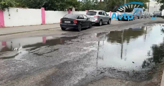 Bakının bu küçəsində kanalizasiya daşıb, ətrafı üfunət bürüyüb VİDEO