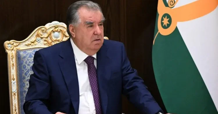 Tacikistan Prezidenti ECO sammitində iştirak etmək üçün Azərbaycana yola düşdü