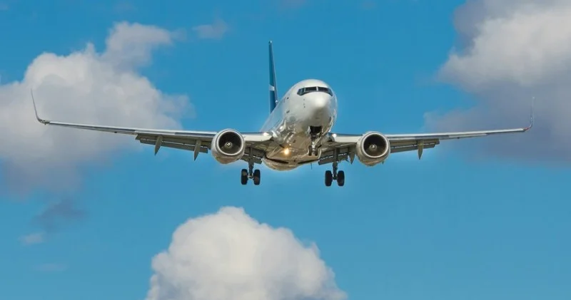 Tehran aeroportu müharibədən sonra ilk xarici uçuşu qəbul edib
