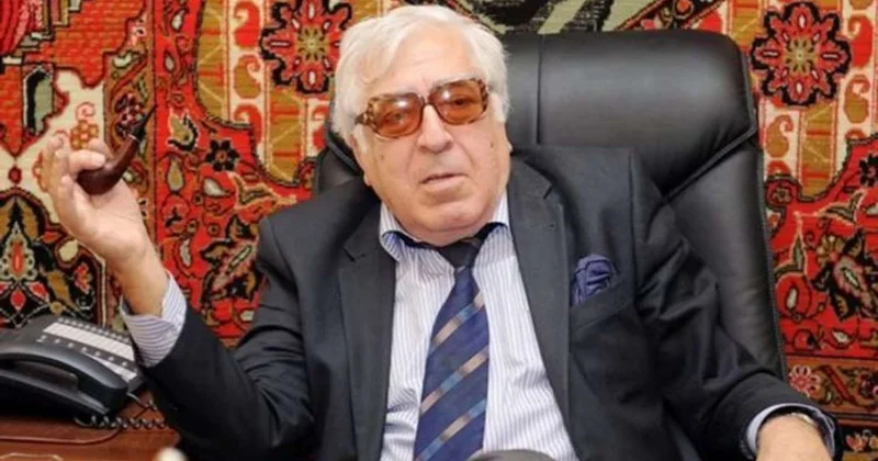 Anar Rusiyaya cavab yazdı Əyri güzgüdə