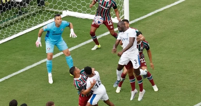 Fluminense ilk yarımfinalçı olub VİDEO
