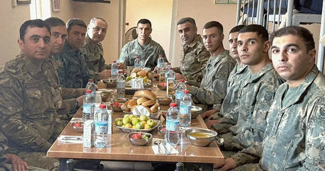 Hərbi prokuror ad gününü əsgərlərlə qeyd etdi Foto
